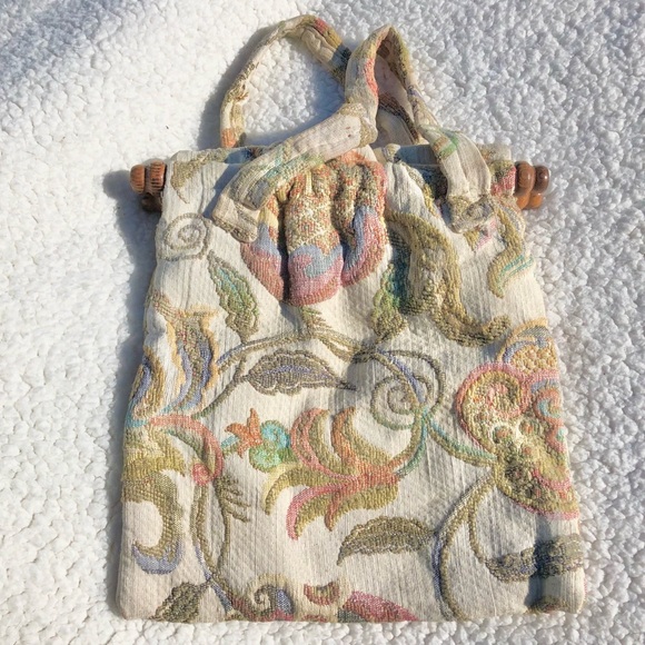 Vintage Handbags - Vintage Floral Tapestry Wood Dowel Carpet Knitting Bag